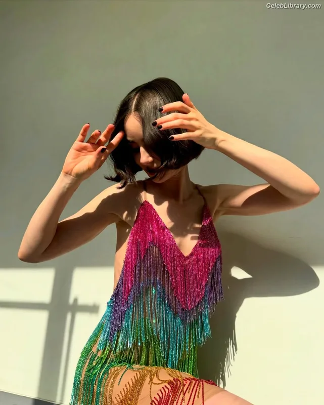 Lily Collins photo 19 of 838