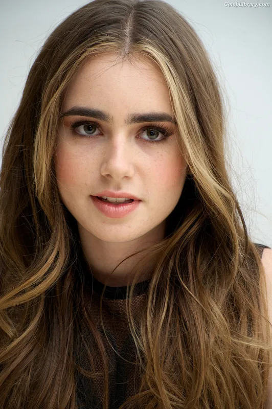 Lily Collins photo 21 of 838
