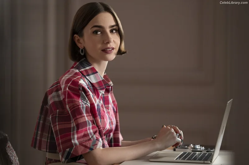 Lily Collins photo 12 of 838