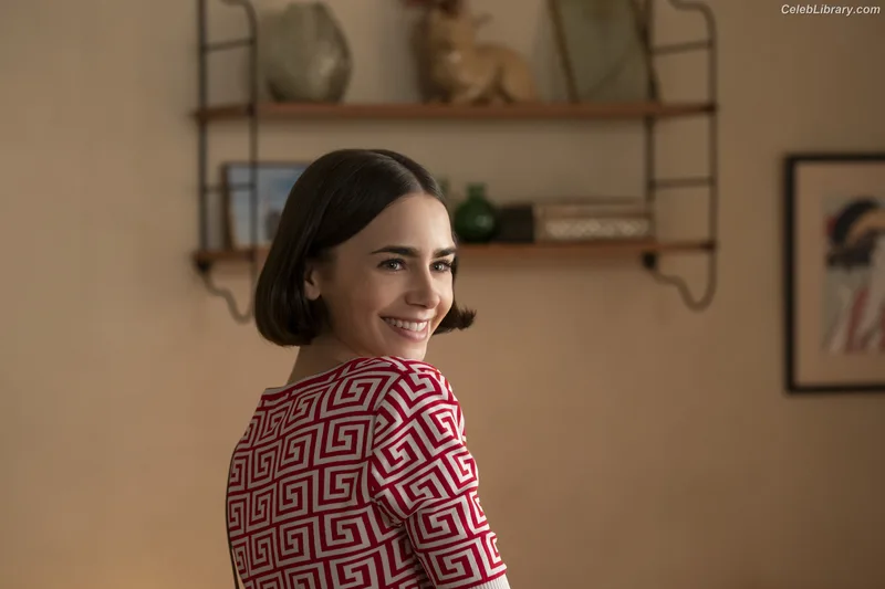 Lily Collins photo 14 of 838