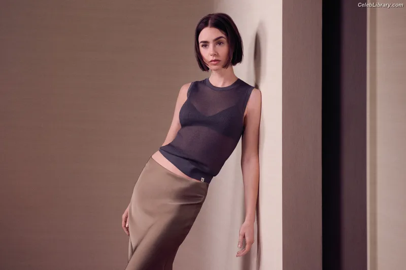Lily Collins photo 1 of 838