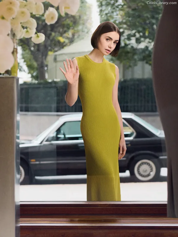 Lily Collins photo 3 of 838