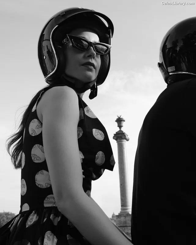 Lily Collins photo 23 of 838