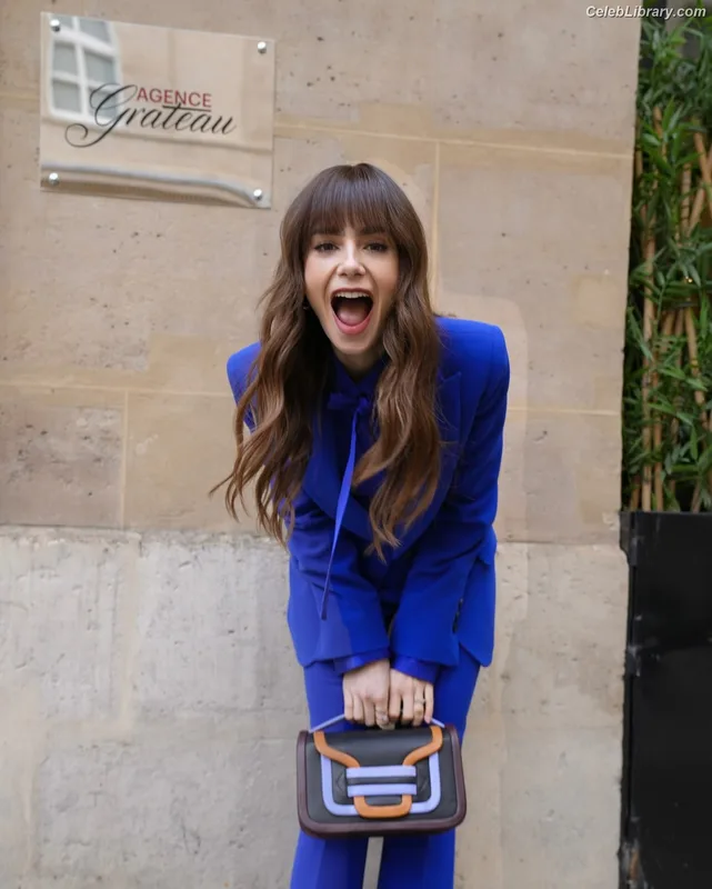 Lily Collins photo 5 of 838