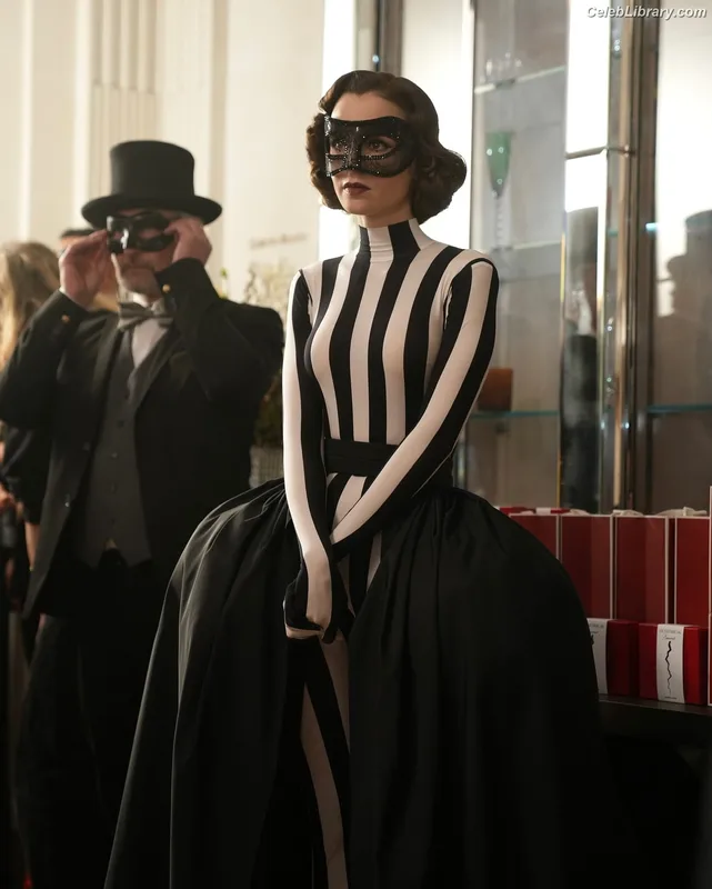 Lily Collins photo 8 of 838