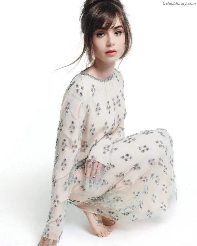 Lily Collins photo 18 of 838