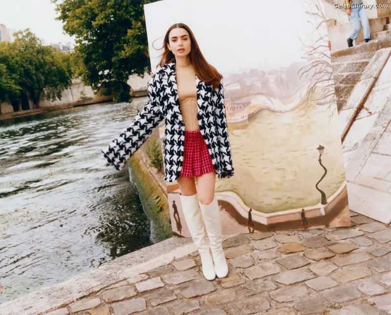 Lily Collins photo 16 of 838