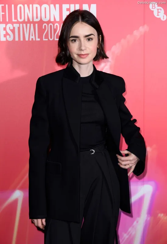 Lily Collins photo 16 of 838