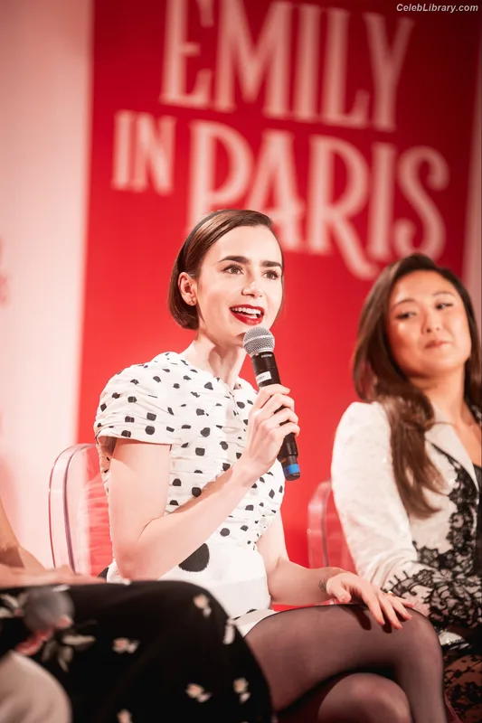 Lily Collins photo 2 of 838