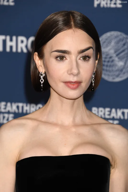 Lily Collins photo 14 of 838