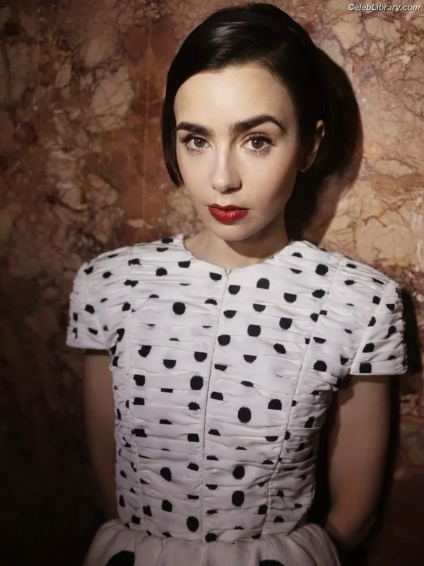 Lily Collins photo 15 of 838