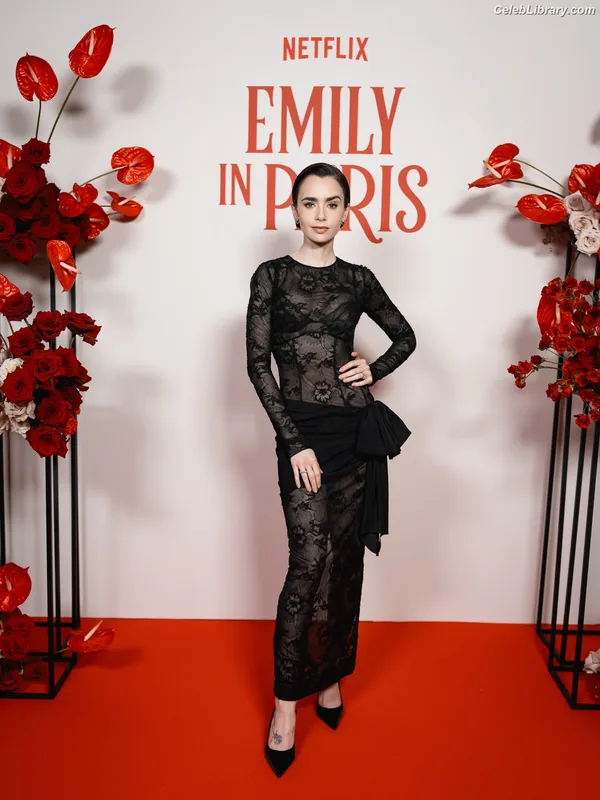 Lily Collins photo 17 of 838