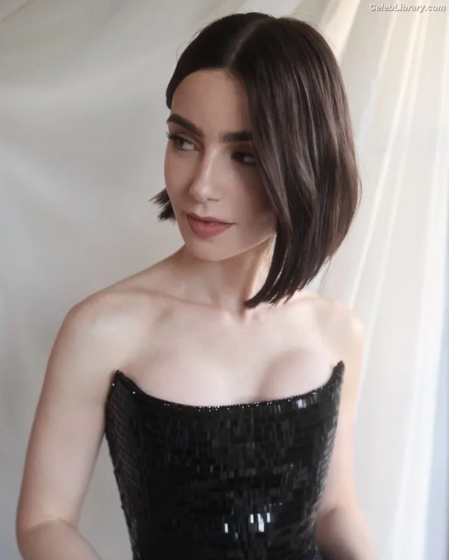 Lily Collins photo 3 of 838