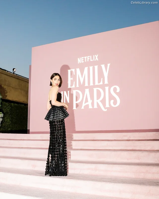 Lily Collins photo 4 of 838