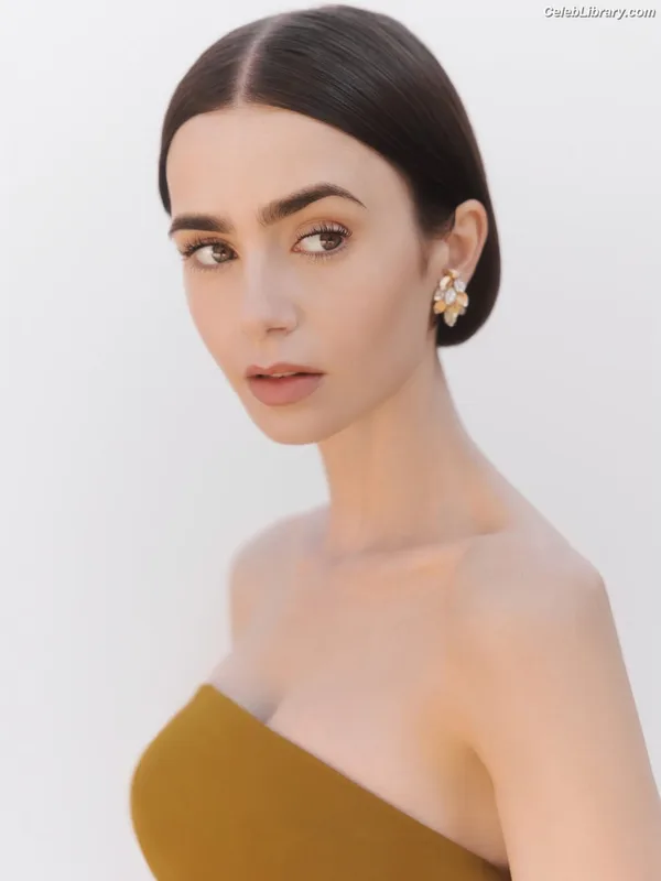 Lily Collins photo 17 of 838