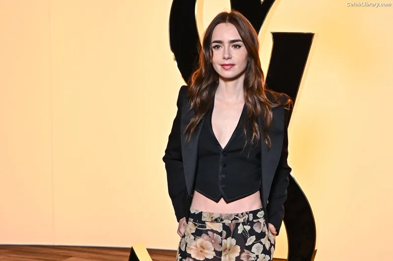 Lily Collins photo 1 of 838