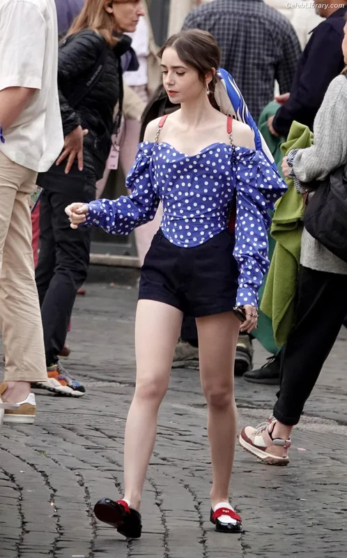 Lily Collins photo 18 of 838