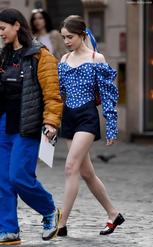 Lily Collins photo 22 of 838