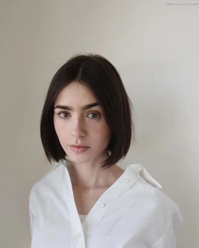 Lily Collins photo 17 of 838