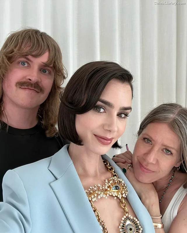 Lily Collins photo 17 of 838