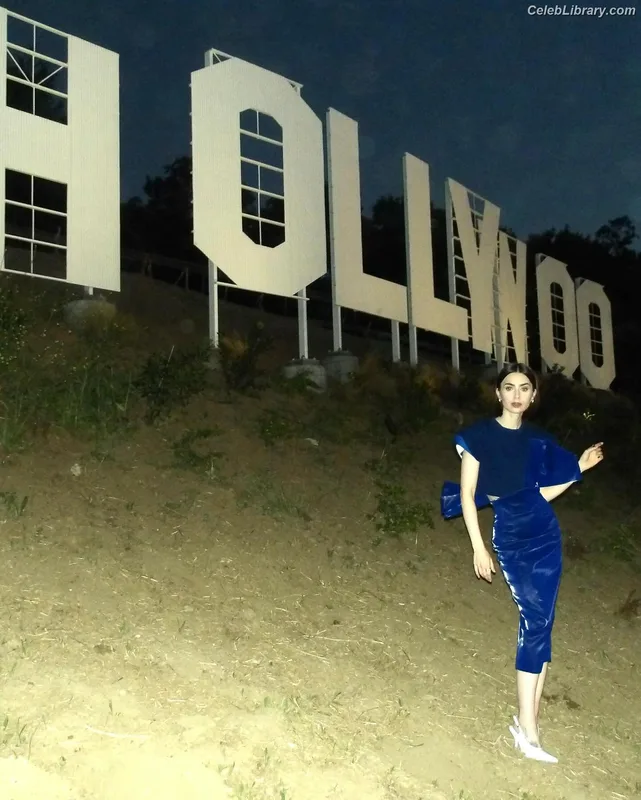 Lily Collins photo 7 of 838