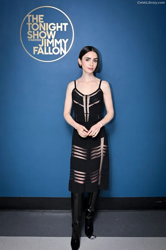 Lily Collins photo 20 of 838