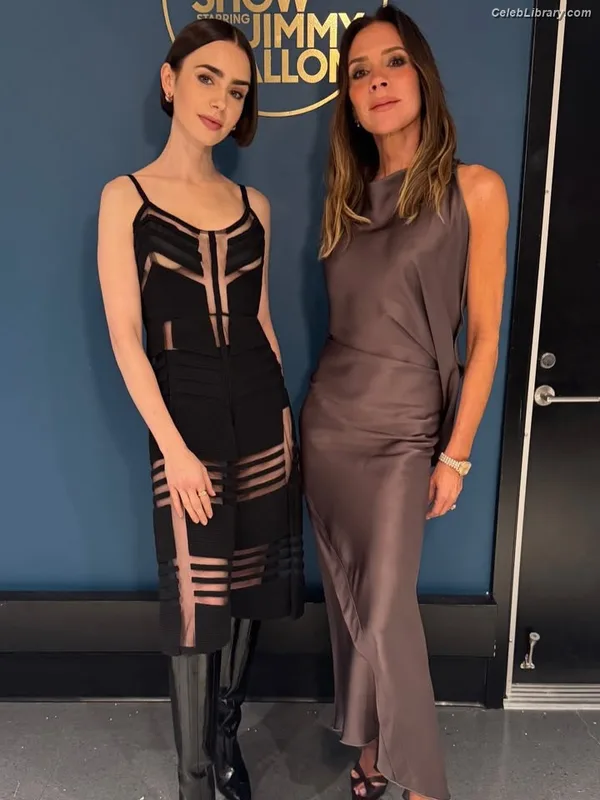 Lily Collins photo 21 of 838