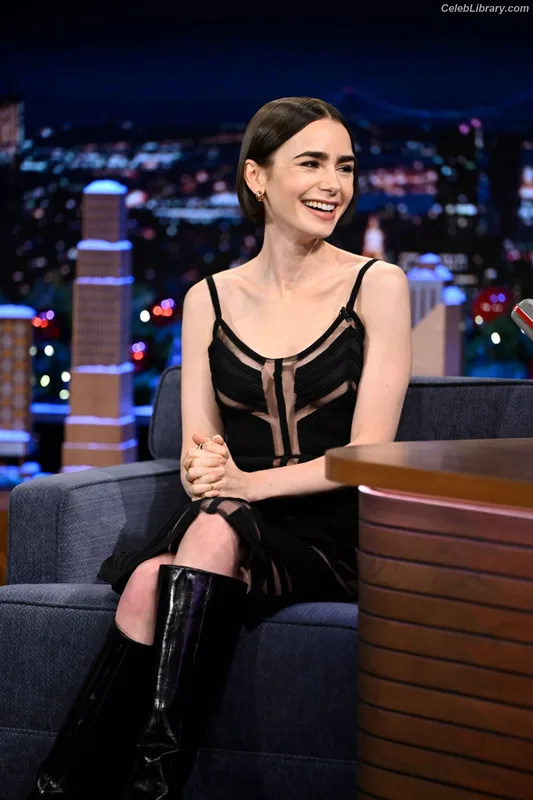 Lily Collins photo 2 of 838