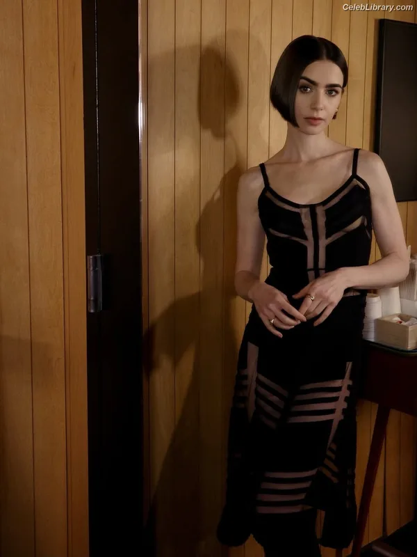 Lily Collins photo 11 of 838