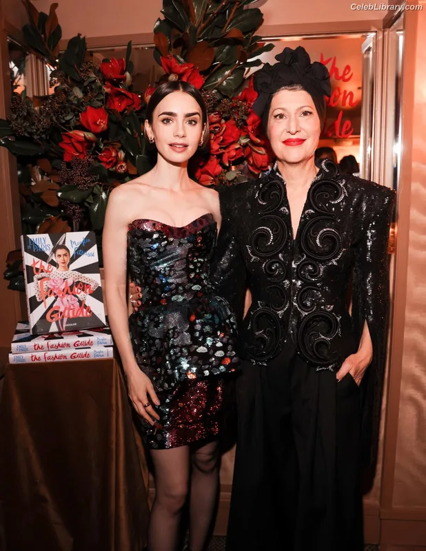 Lily Collins photo 3 of 838