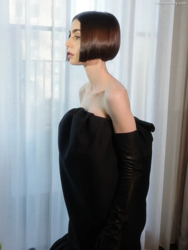Lily Collins photo 1 of 838