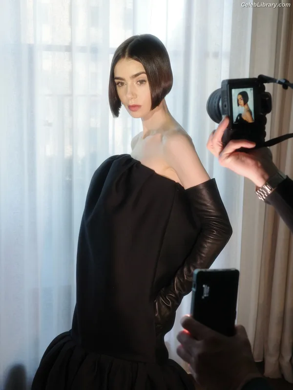Lily Collins photo 2 of 838
