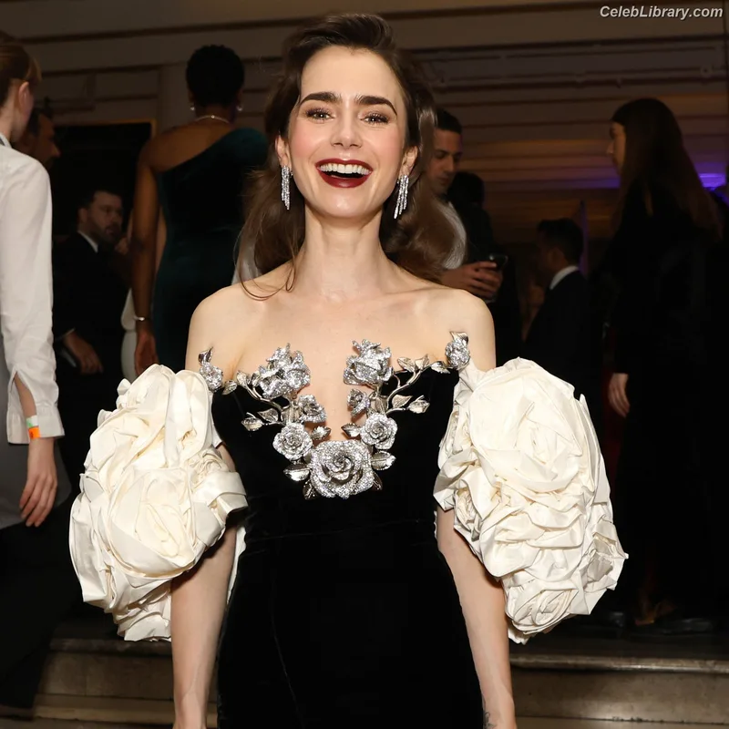 Lily Collins photo 13 of 838