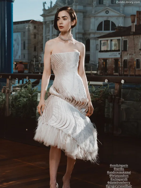 Lily Collins photo 21 of 838