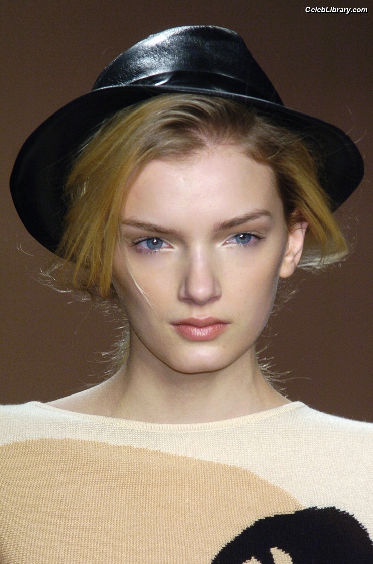 Lily Donaldson photo 1 of 39