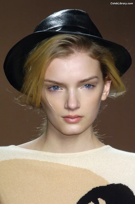 Lily Donaldson photo 5 of 39