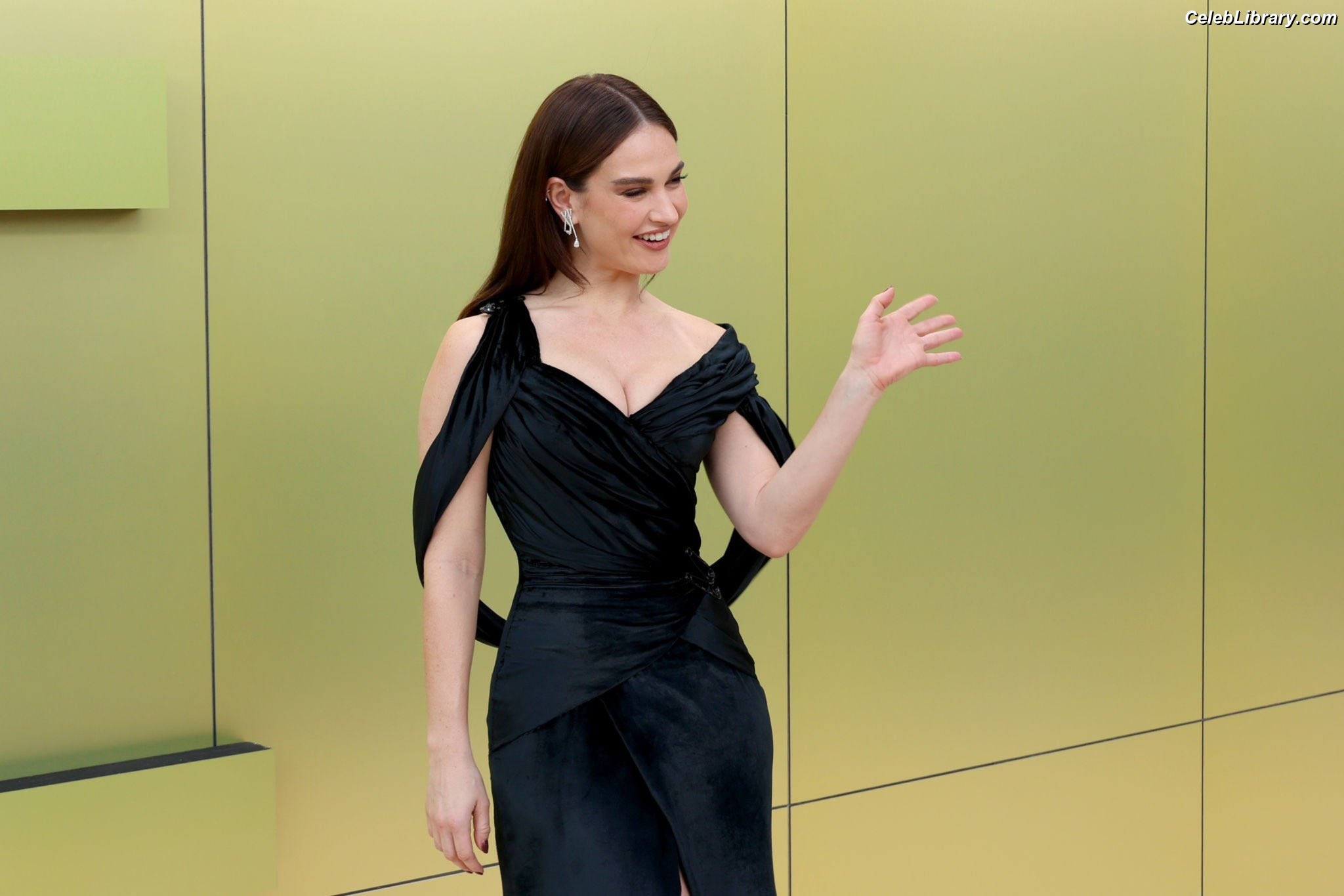 Lily James photo 17 of 1233