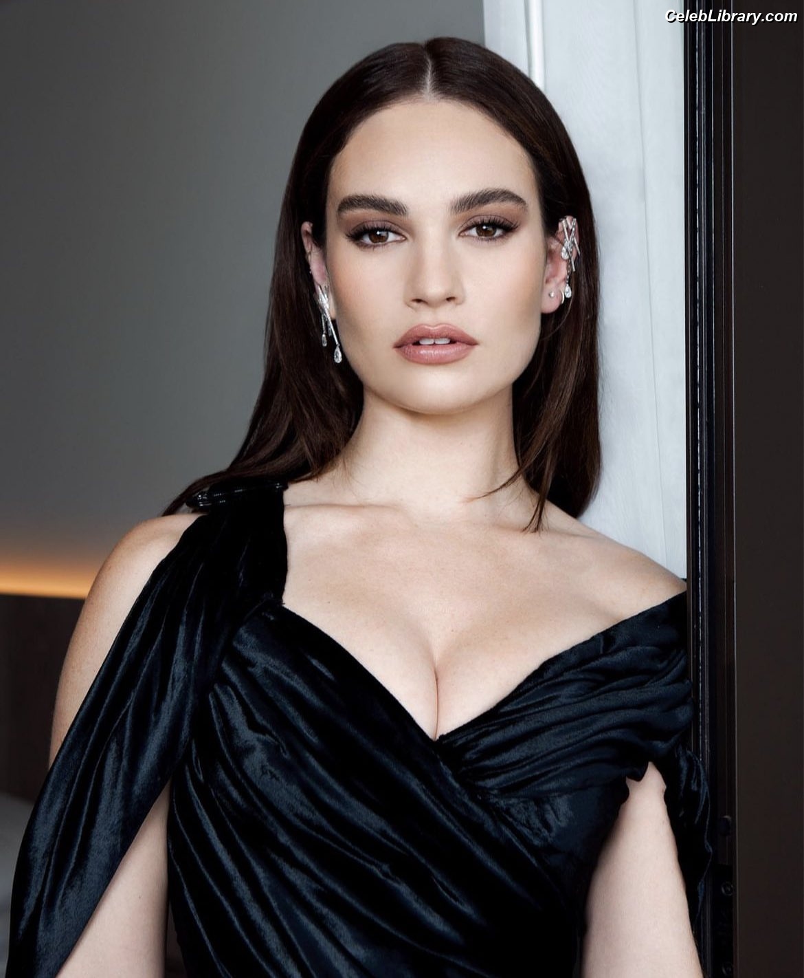 Lily James photo 19 of 1233