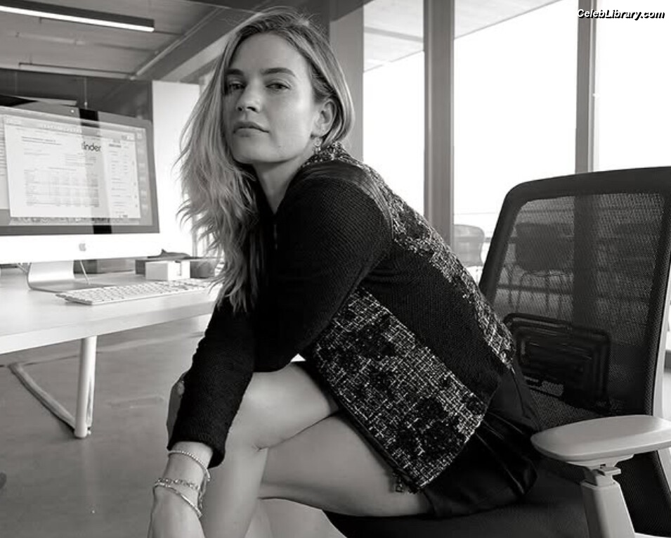 Lily James photo 10 of 1233