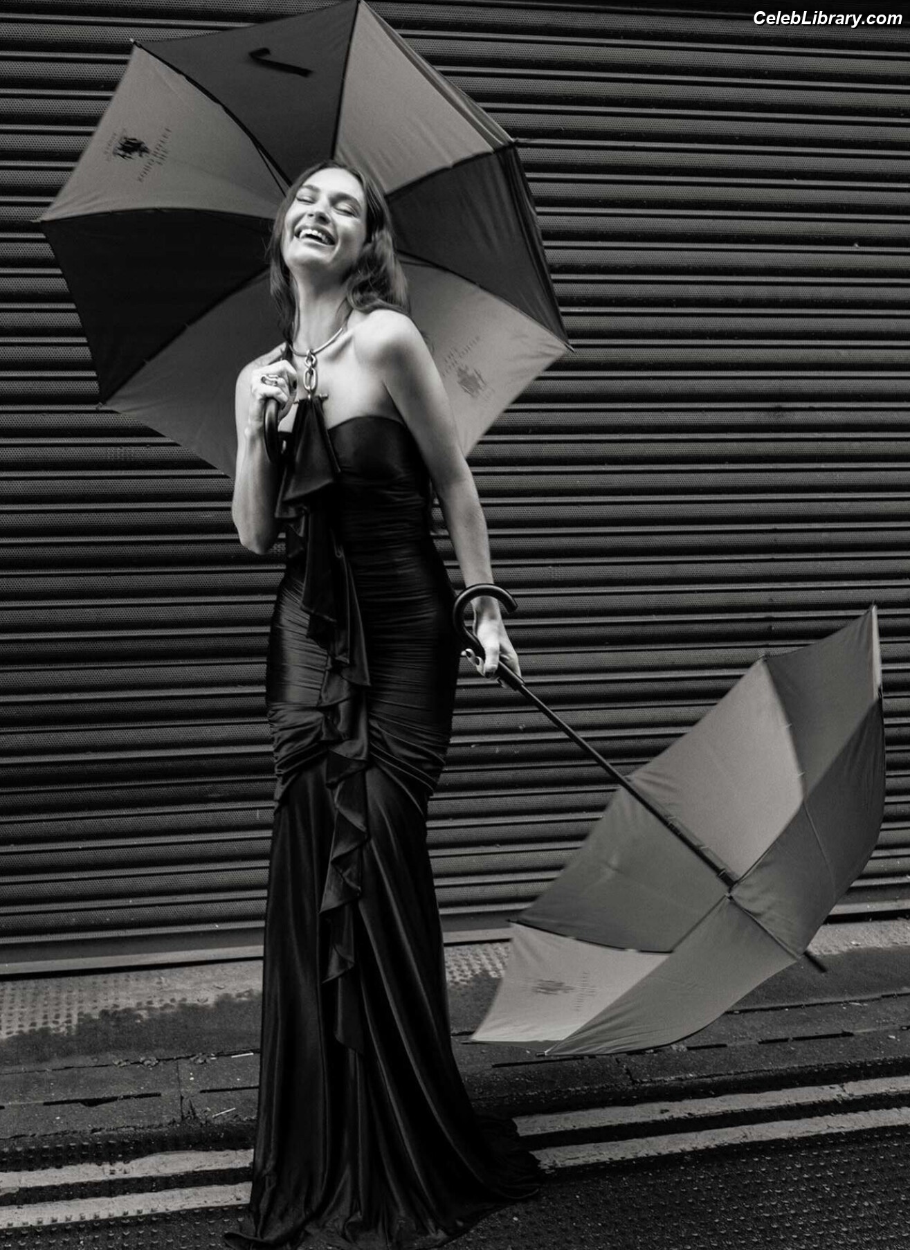 Lily James photo 20 of 1233