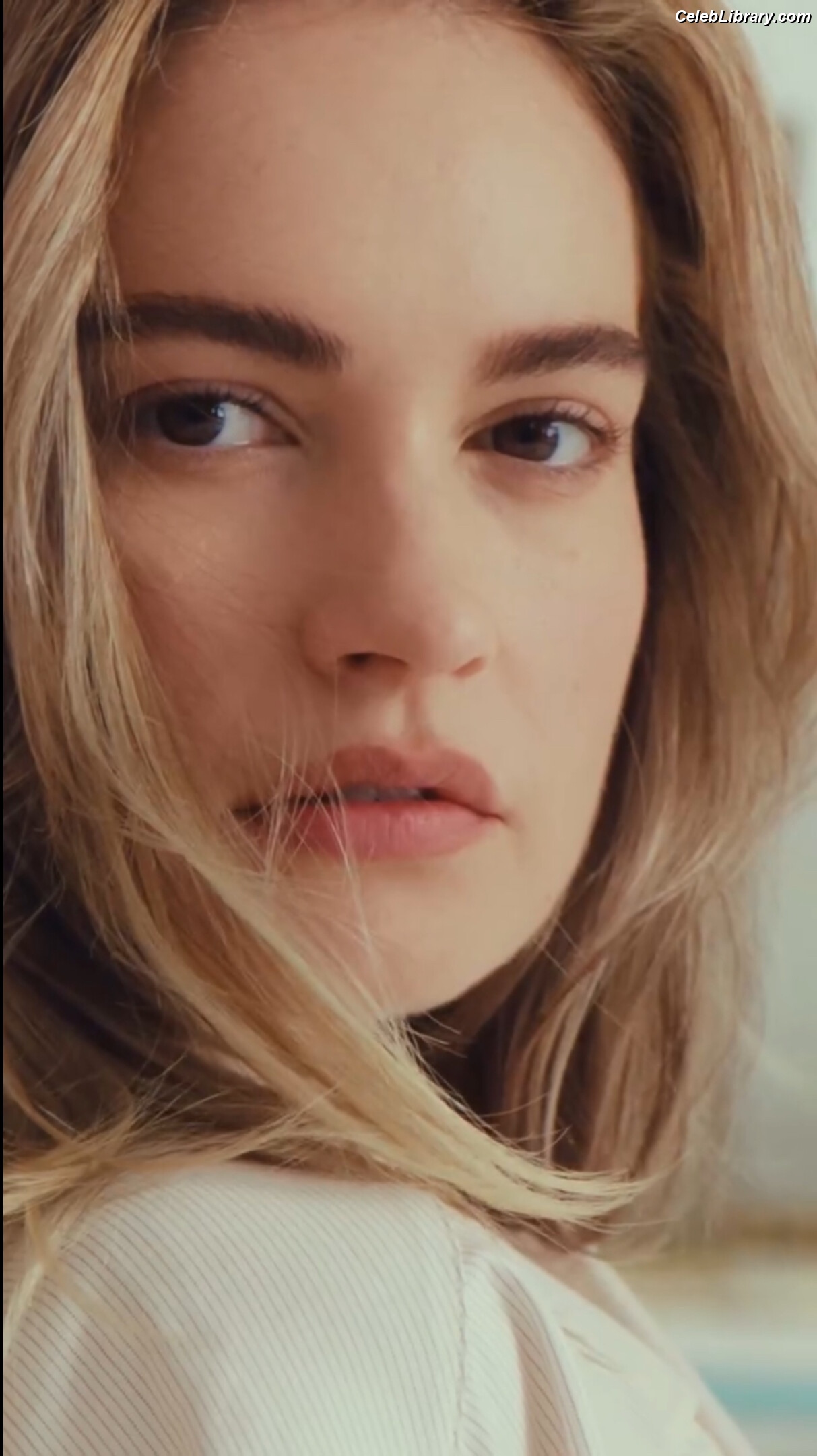 Lily James photo 8 of 1233