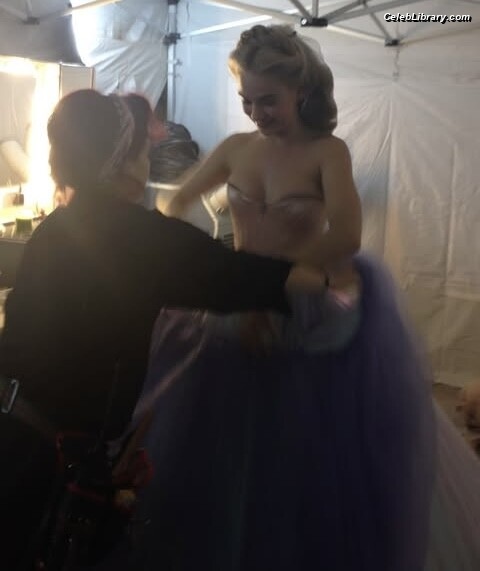 Lily James photo 15 of 1233