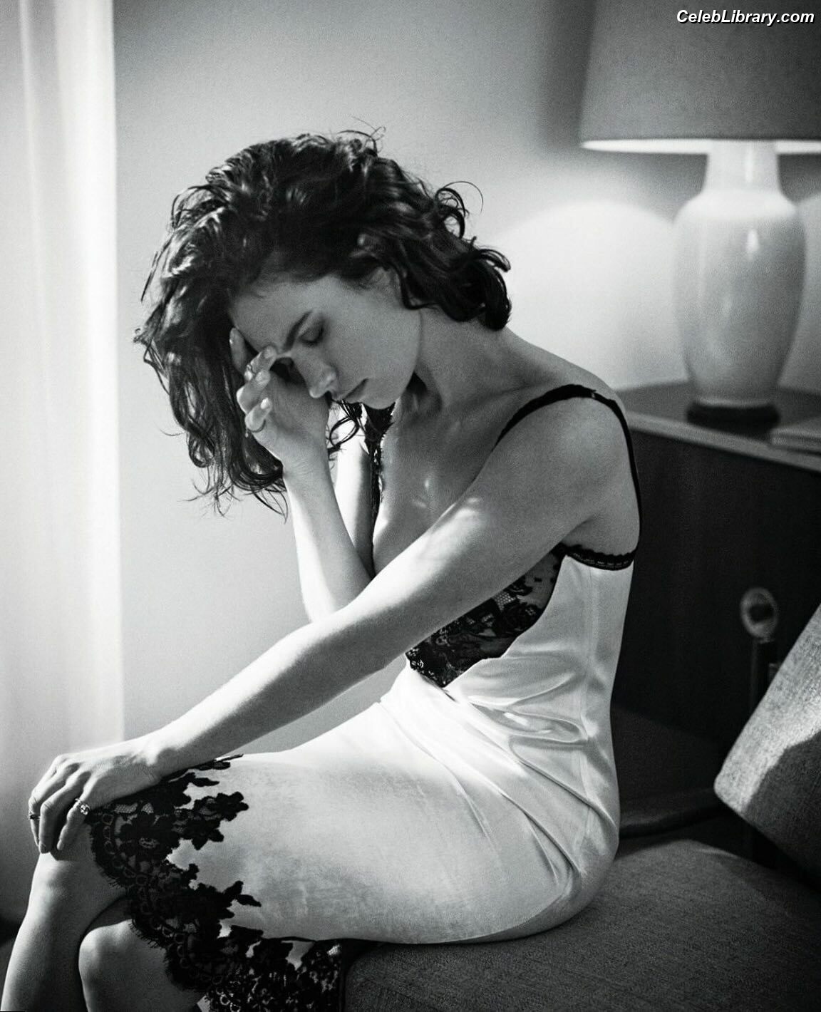 Lily James photo 1 of 1233