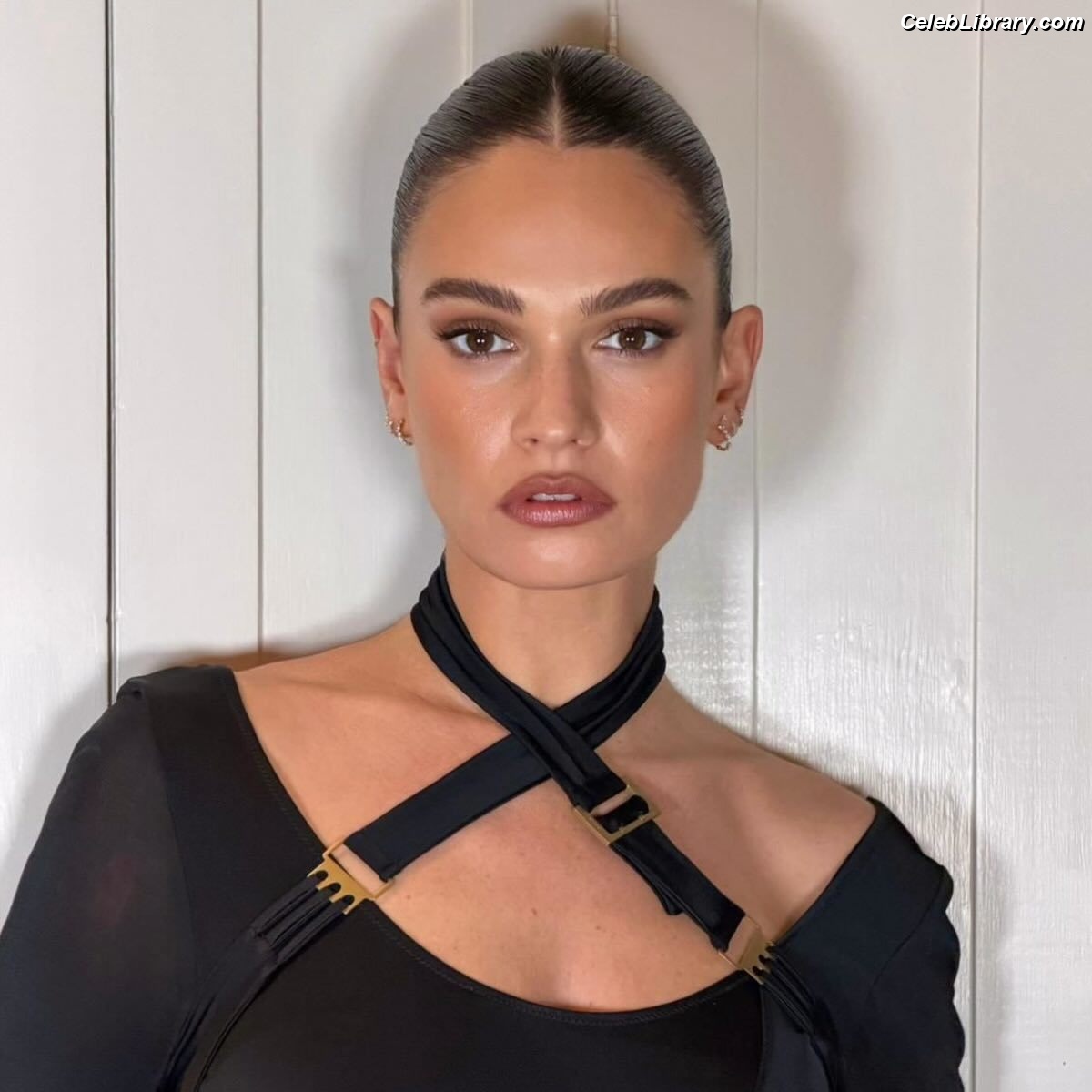 Lily James photo 3 of 1233