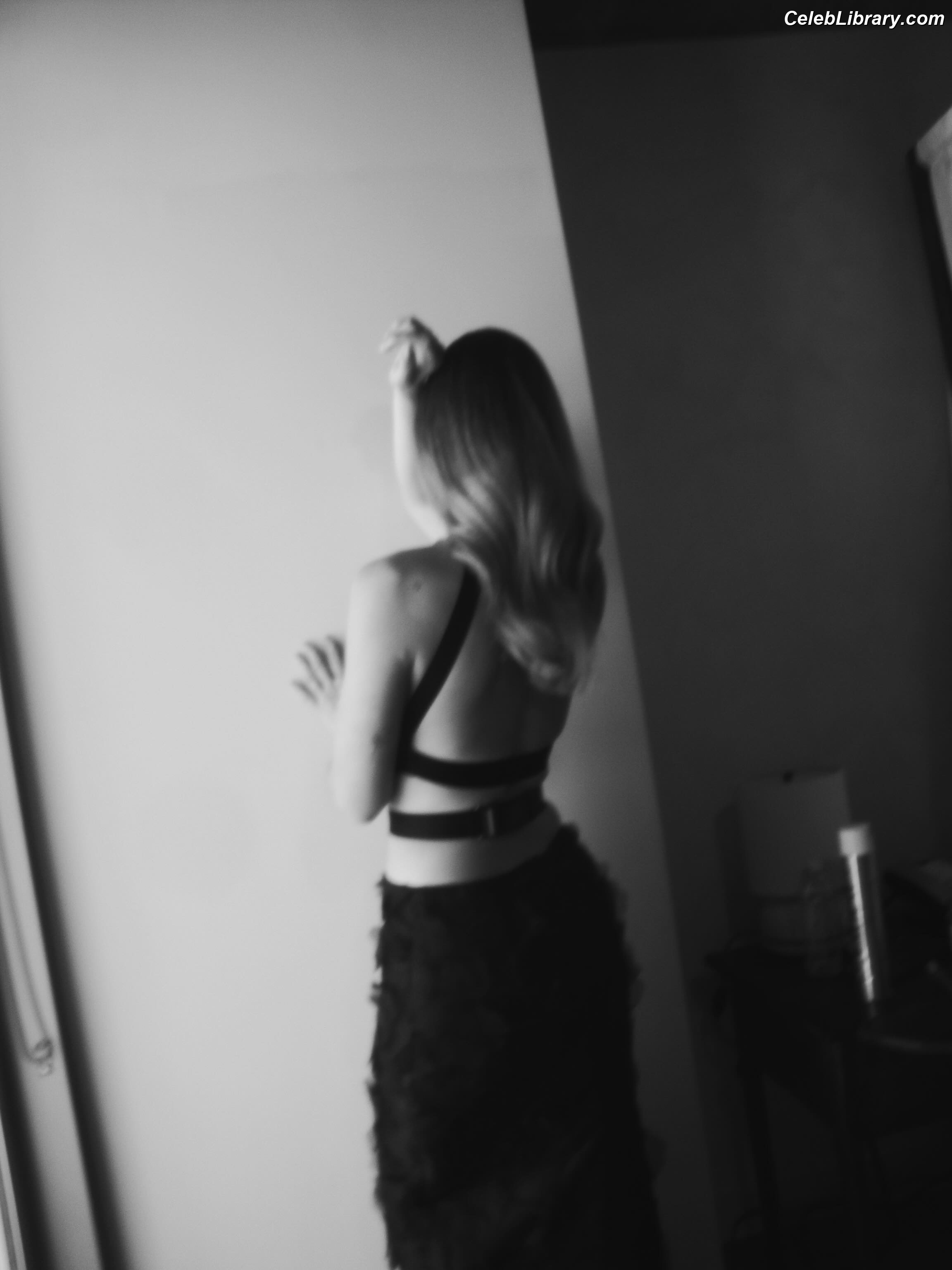 Lily James photo 6 of 1233
