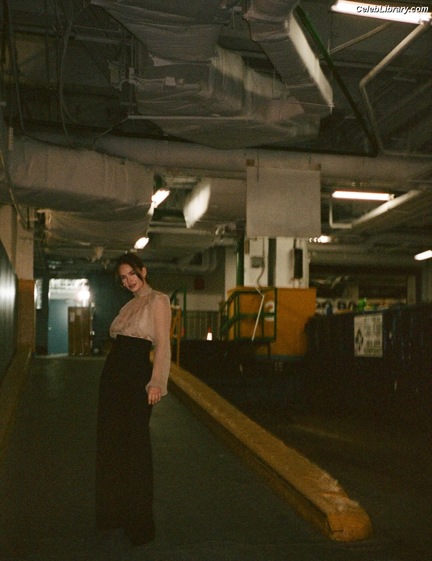 Lily James photo 16 of 1233