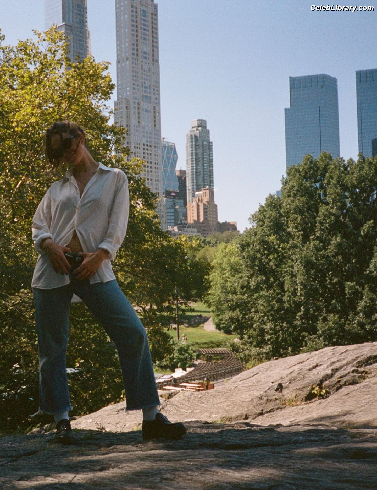 Lily James photo 2 of 1233