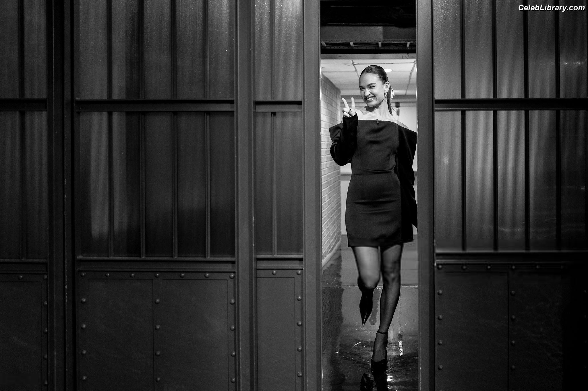Lily James photo 6 of 1233