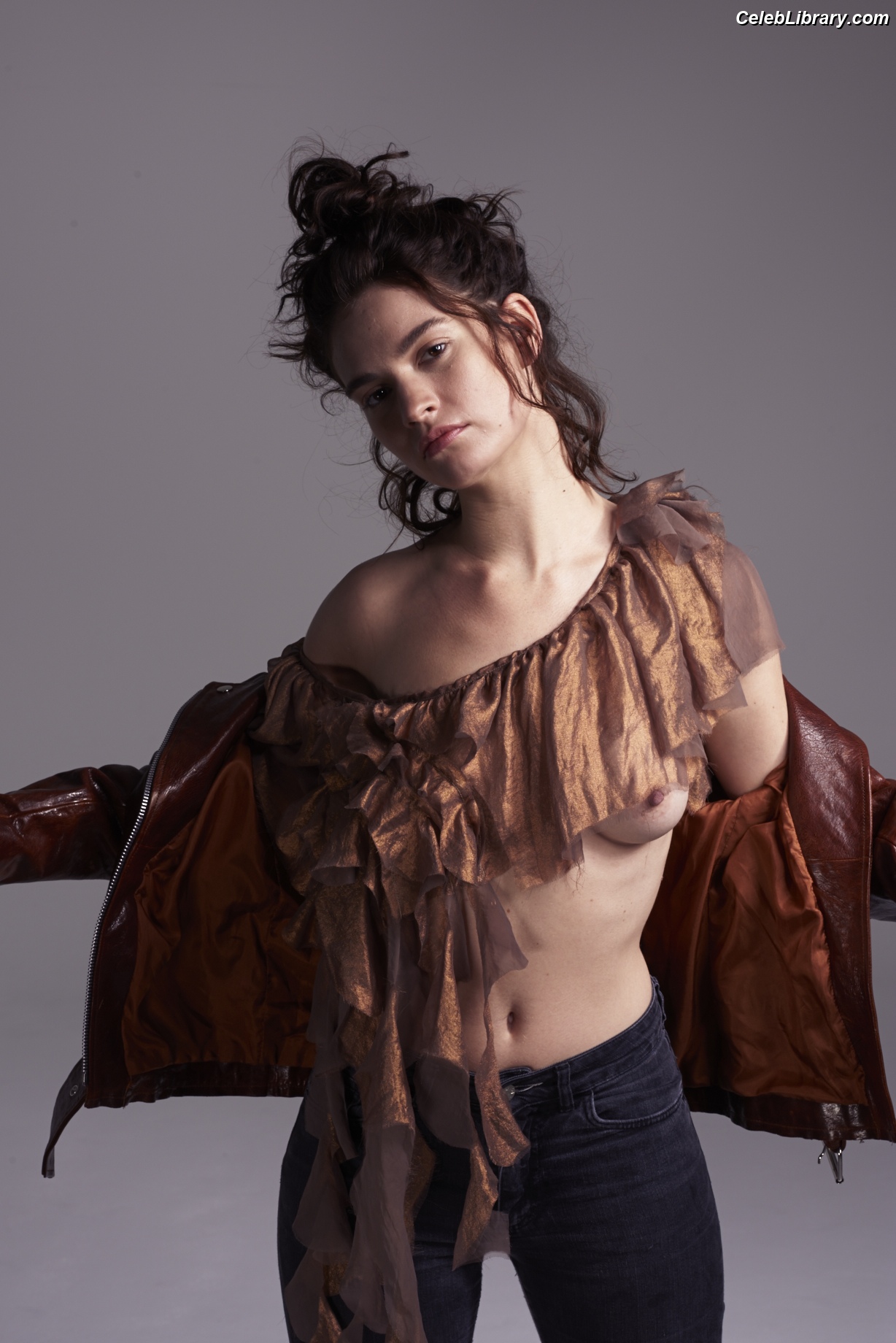 Lily James photo 4 of 1233