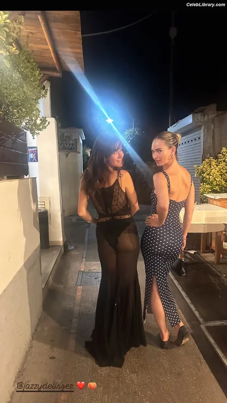 Lily James photo 14 of 1233